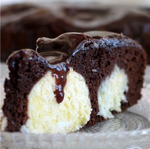шоколадный торт с творожными шариками